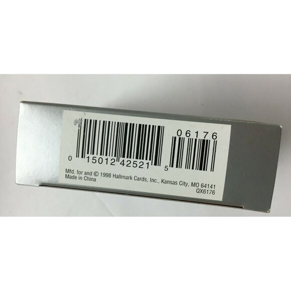 Christmas  Ornament "A Child is Born" Hallmark 1998 QX6176 LaDene Votruba Artist - Picture 4 of 4